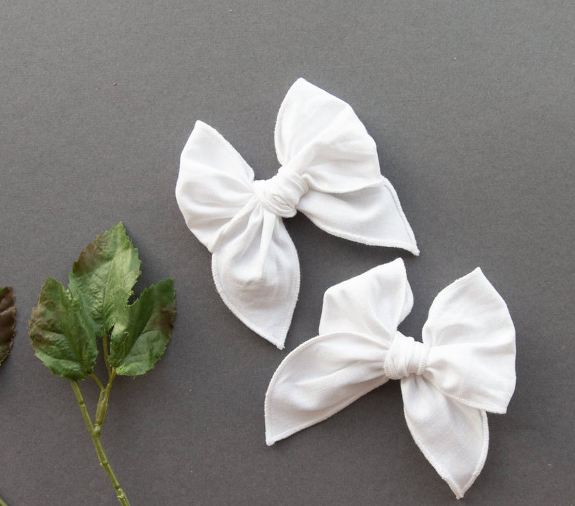 True White | Petite Party Bow