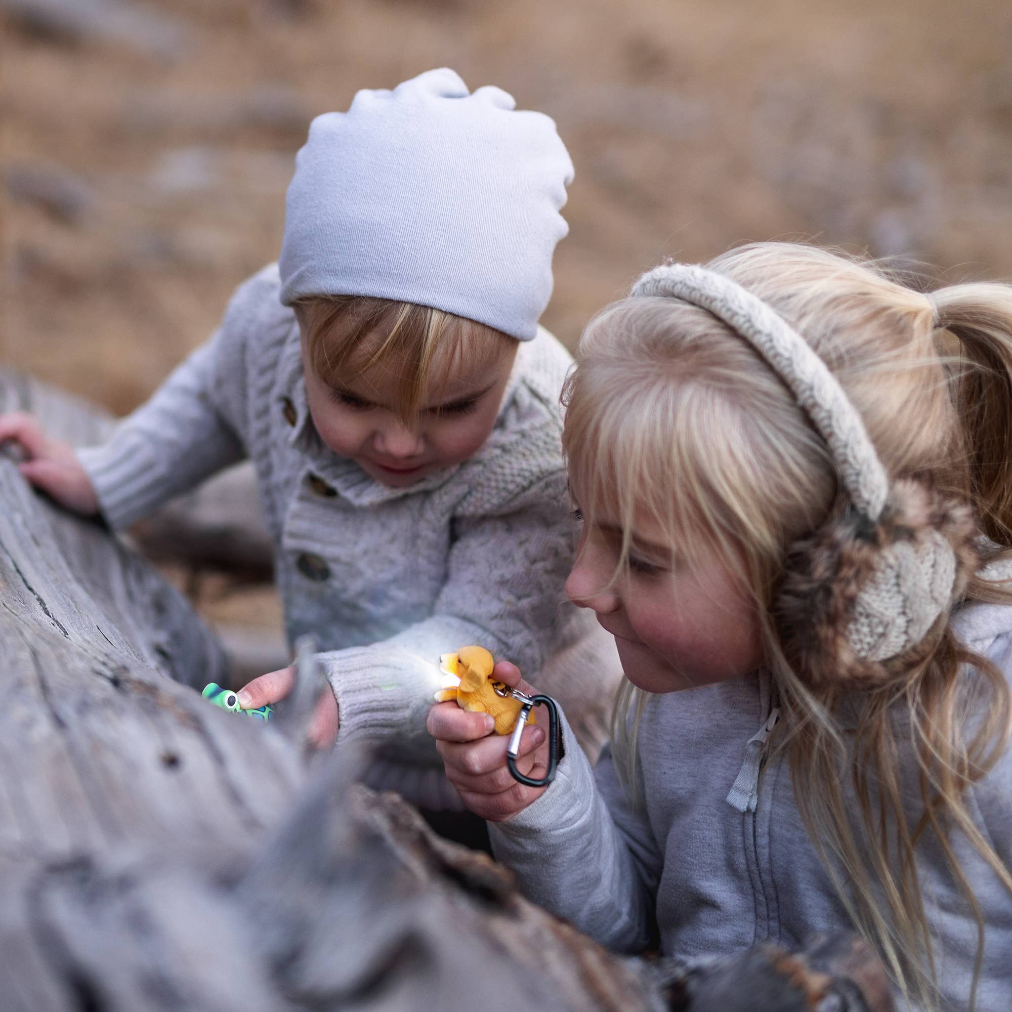 WildLight Animal Carabiner Flashlight - Retriever Dog - Laeta Kids